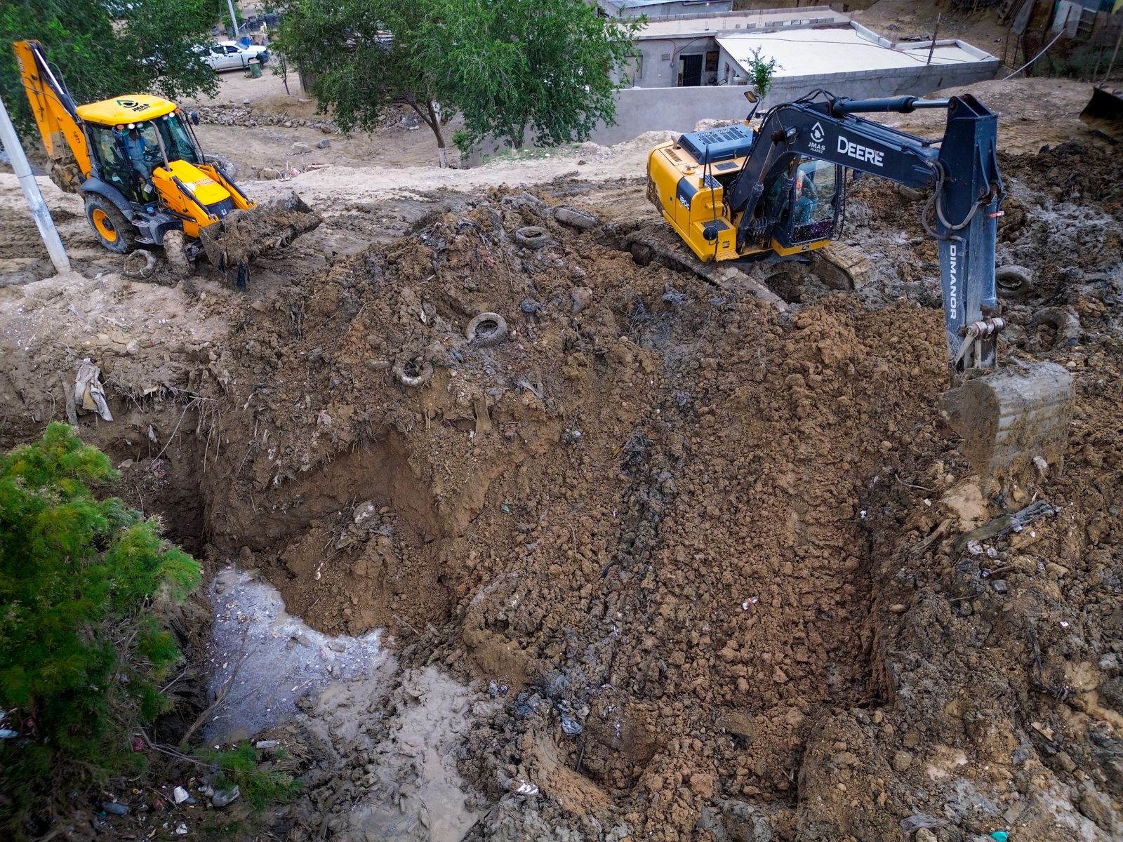 *PROTEGE LA J+ A FAMILIAS CON LIMPIEZA URGENTE DE DIQUE