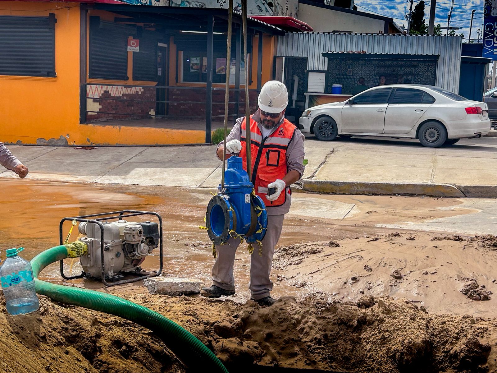 *INSTALA J+ SEIS VÁLVULAS DE SECCIONAMIENTO EN COLONIA FIDEL ÁVILA PARA MEJORAR EL SERVICIO*