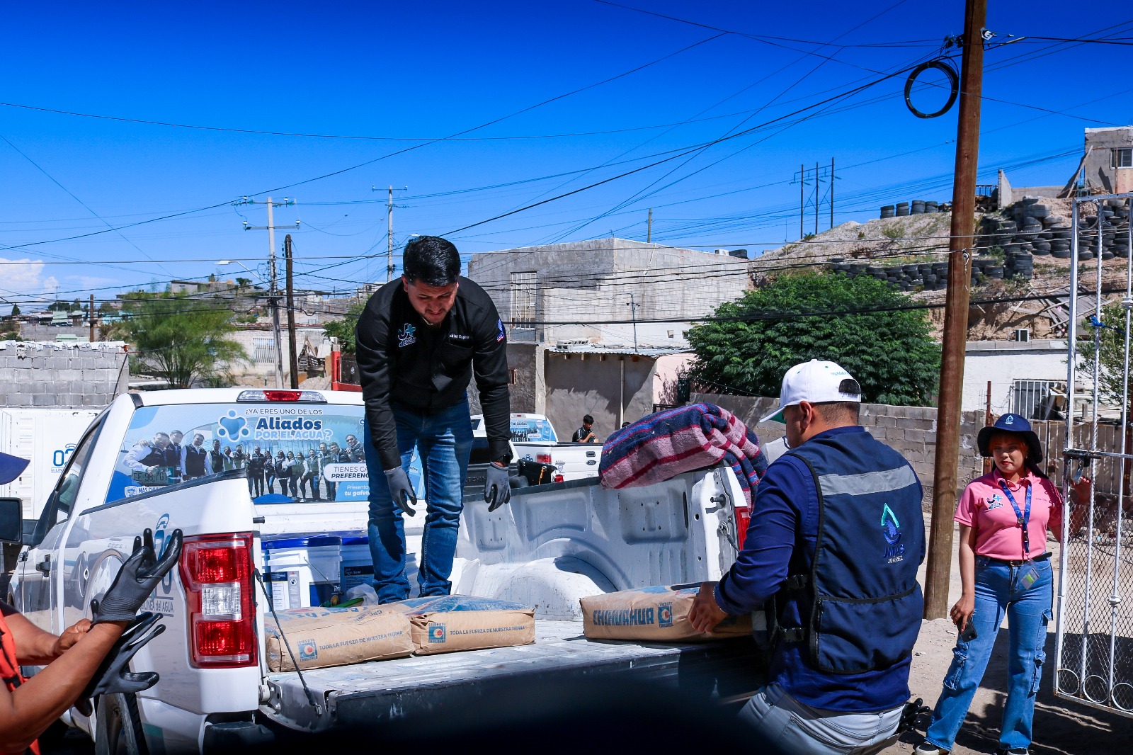 CONTINÚA LA J+ CON ENTREGA DE APOYOS A FAMILIAS AFECTADAS POR LLUVIAS