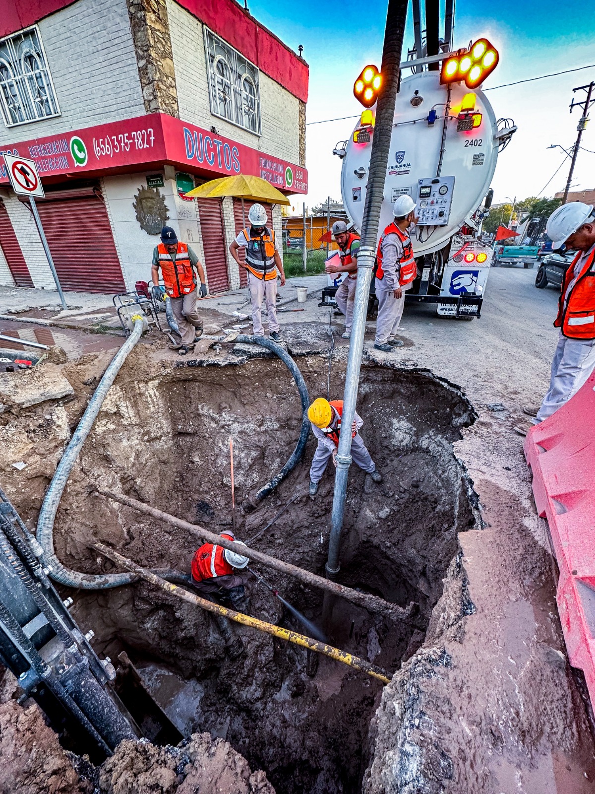 REPARA LA J+ FUGA DE AGUA EN COLONIA BELLAVISTA
