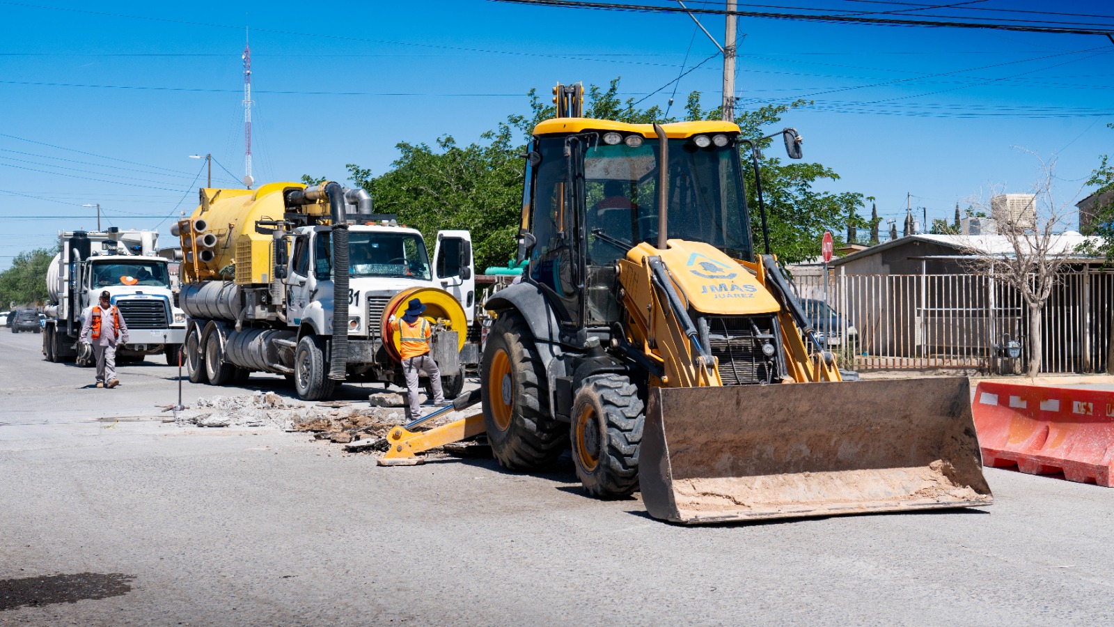 ATIENDE LA JMAS HUNDIMIENTO EN JARDINES DEL AEROPUERTO
