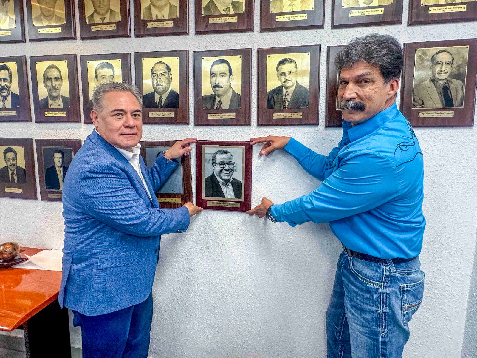 Rinden homenaje a Marco Licón en sesión de consejo de la JMAS