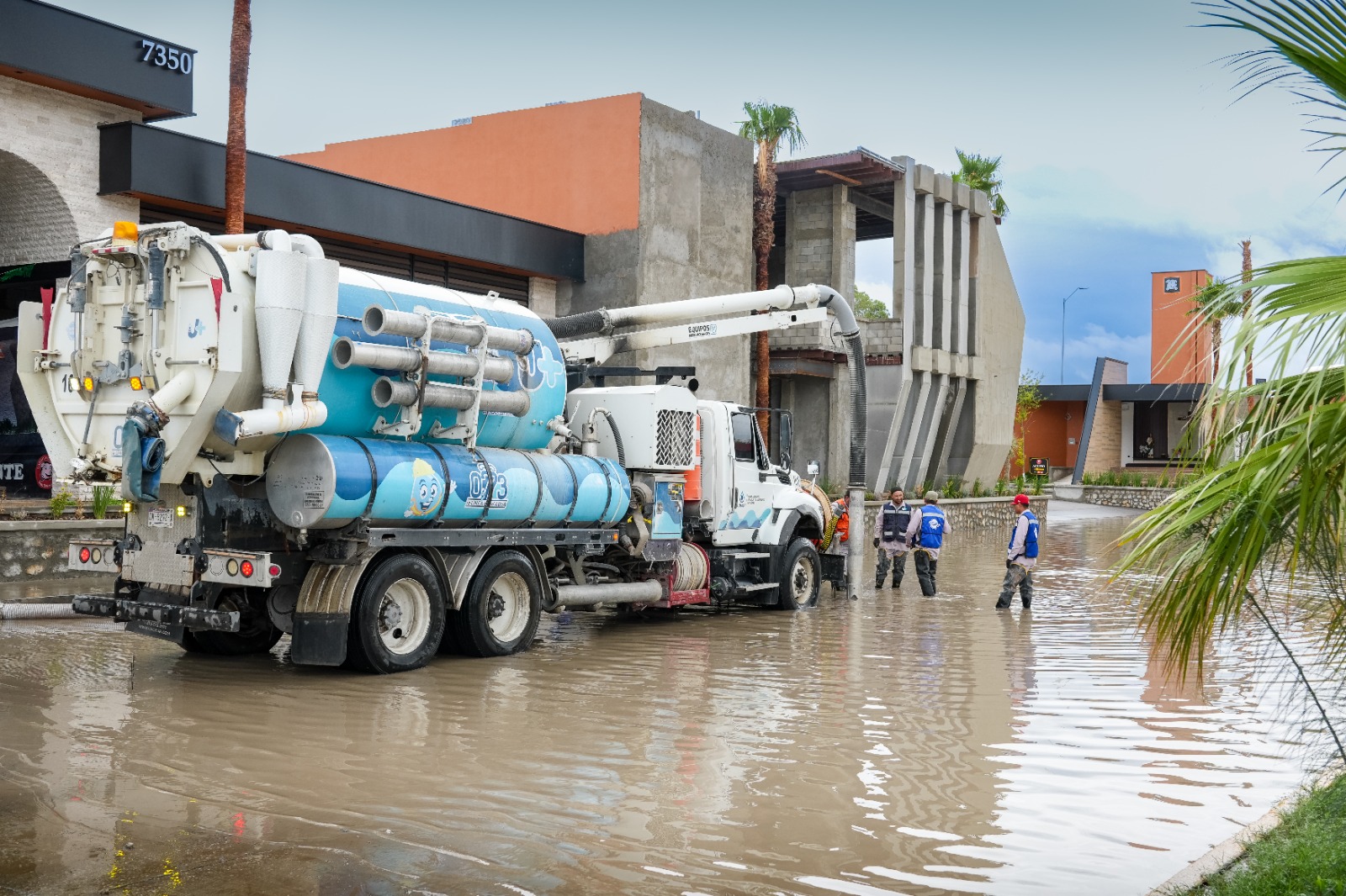 TRABAJA JMAS EN DESAGÜE DE AVENIDA DE LAS TORRES TRAS INTENSAS LLUVIAS