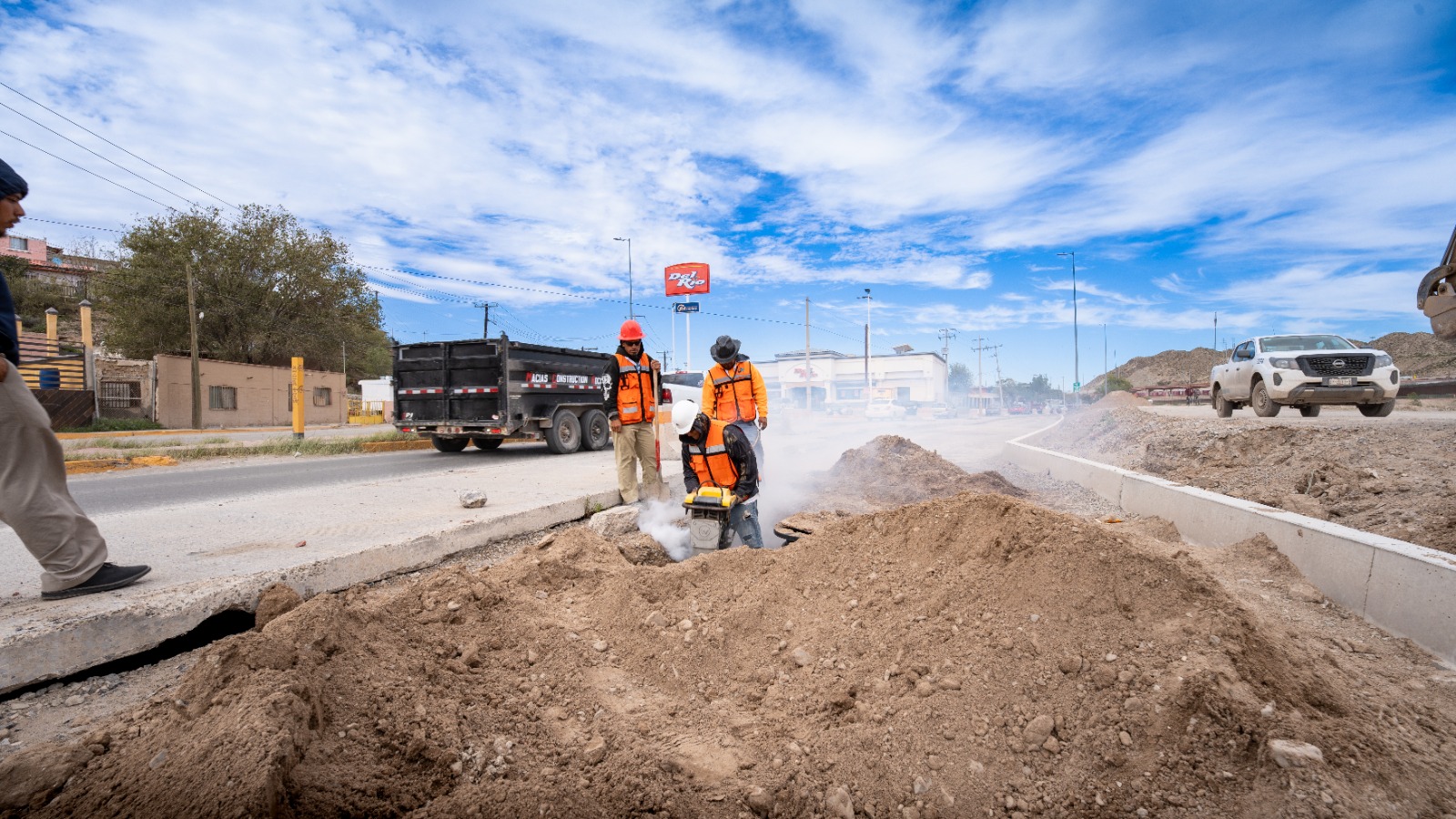 Prepara JMAS bacheo de la avenida Nadadores
